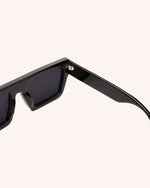 BLACK / DARK SMOKE