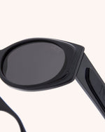BLACK / BLACKOUT