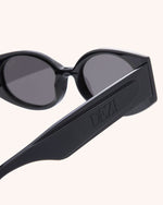 BLACK / BLACKOUT