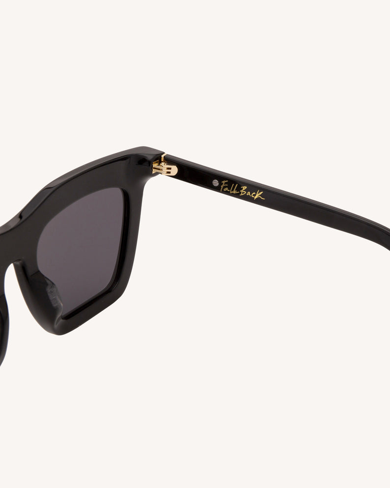 Louis Vuitton La Grande Bellezza Sunglasses Black Acetate. Size W